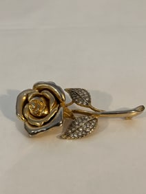 Vintage heavy gold tone flower rhinestone Brooch