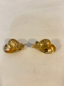 Vintage Jomaz gold tone Earrings