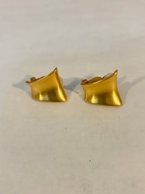 Vintage Ak Gold tone clip on Earrings