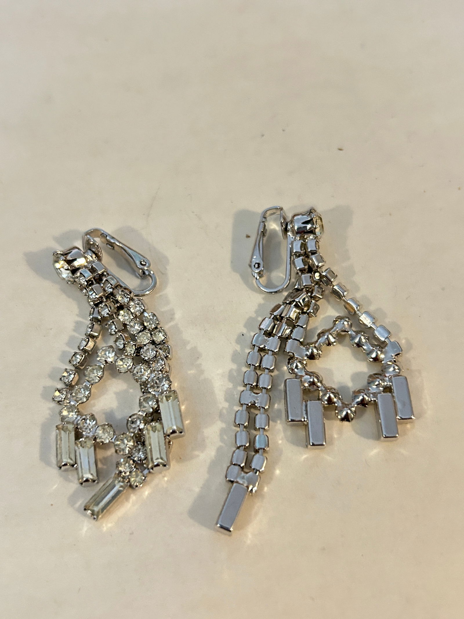 Vintage Elegant Rhinestone Earrings (1 of 3)