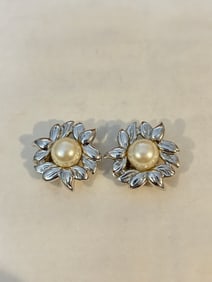 Vintage Nina Ricci Earrings clip on