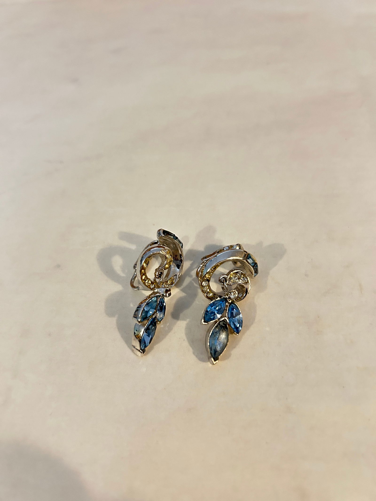 Vintage Coro blue rhinestone Earrings: Vintage Coro blue rhinestone Earrings Please view all photos as they are part of the description and condition of this Item, Feel free to contact me with questions or picture requests! Used Item AS IS