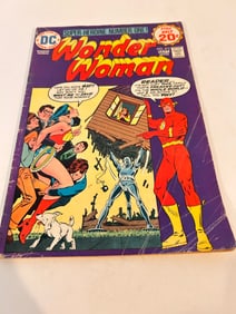 Vintage Comic Book Wonder Woman # 213