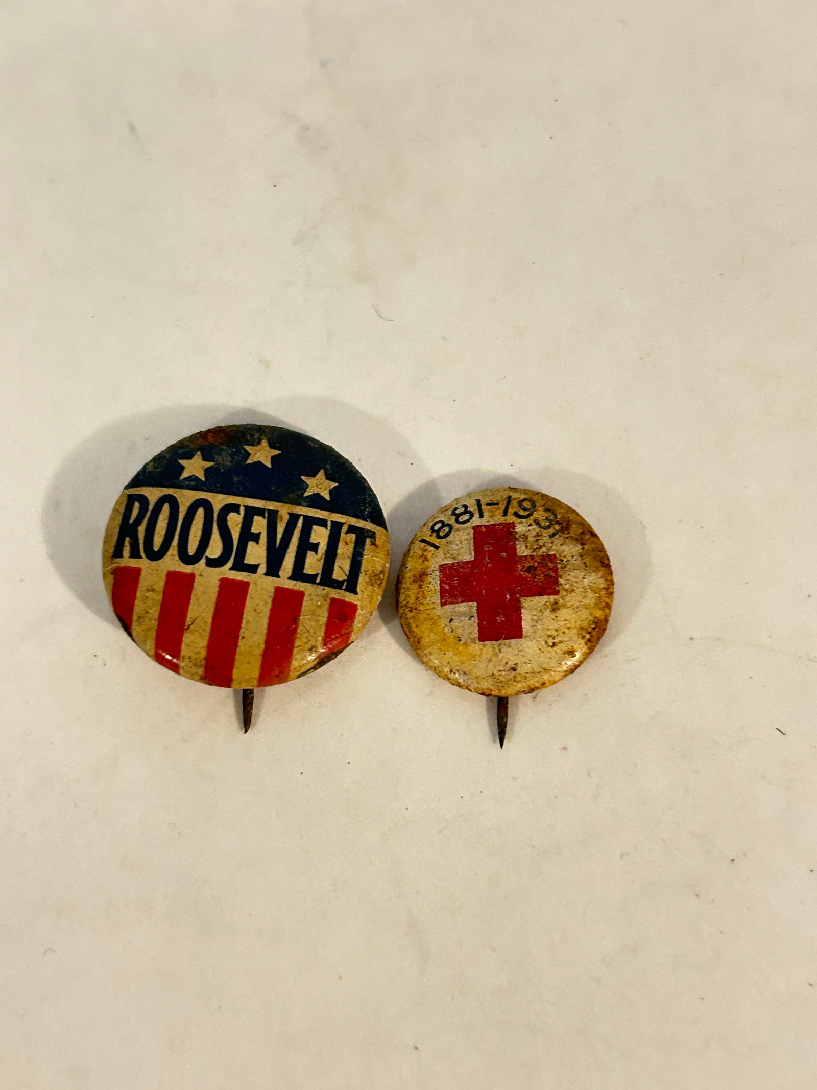 Vintage roosevelt pin badge red cross pin (1 of 4)