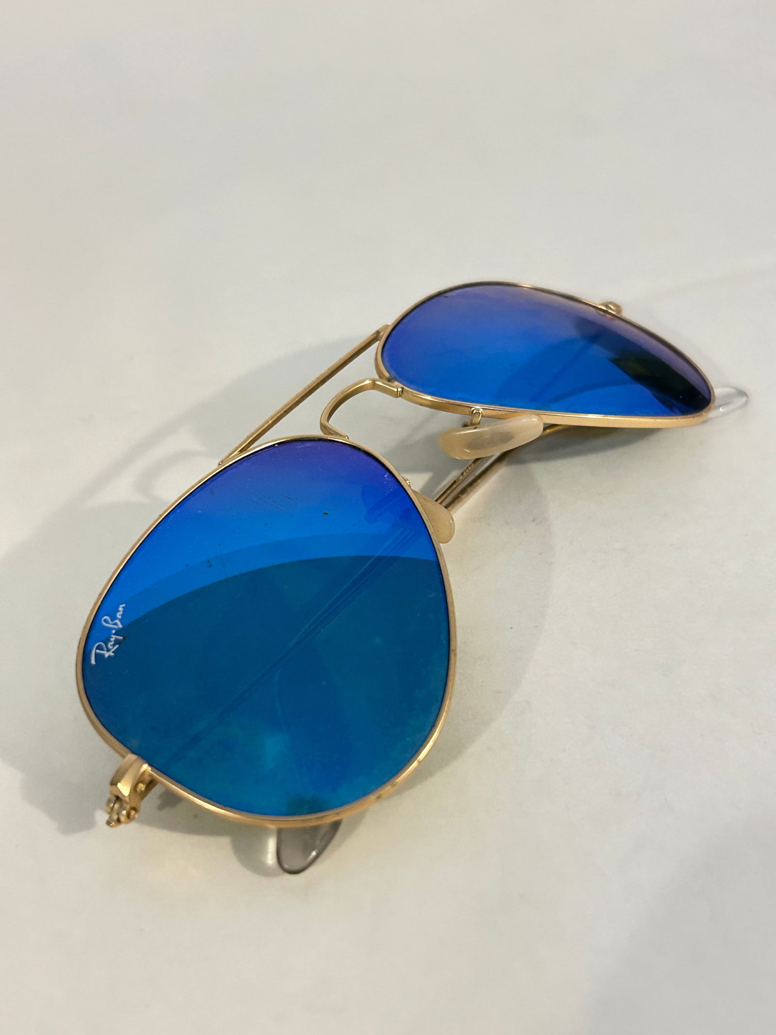 Vintage Ray-Ban Sunglasses Gold Tone 55-14: Vintage Ray-Ban Sunglasses Gold Tone 55-14 Please view all photos as they are part of the description and condition of this Item, Feel free to contact me with questions or picture requests! Used Item