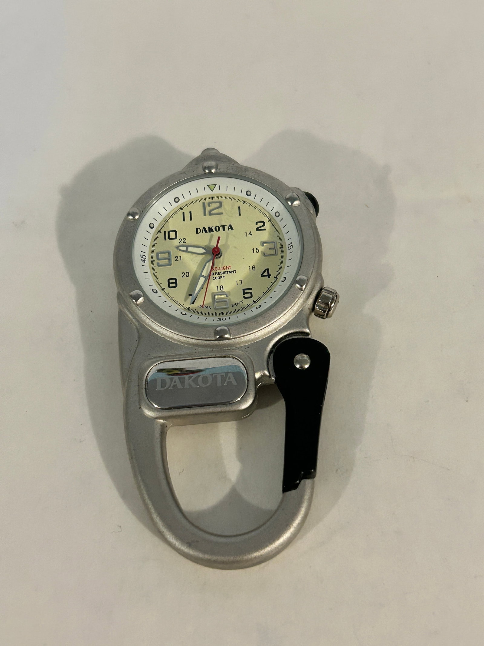 Vintage Dakoda micro light working quartz belt watch: Vintage Dakoda micro light working quartz belt watch Please view all photos as they are part of the description and condition of this Item, Feel free to contact me with questions or picture requests! 