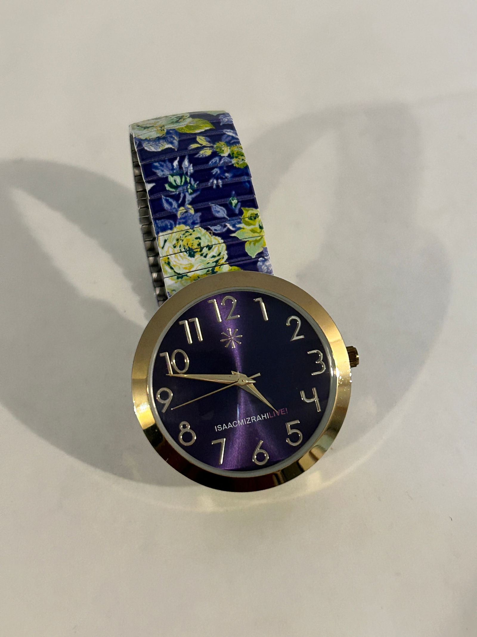 Isaac Mizrahi Live Floral Watch 36mm Working: Isaac Mizrahi Live Floral Watch 36mm Working Please view all photos as they are part of the description and condition of this Item, Feel free to contact me with questions or picture requests! Used Ite