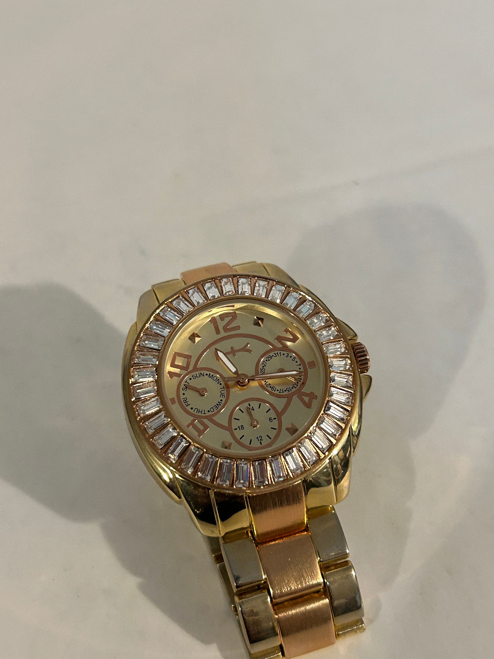 Heidi Klum Ladies Quartz rhinestone Watch 38mm Round Gold Tone: Heidi Klum Ladies Quartz rhinestone Watch 38mm Round Gold Tone Please view all photos as they are part of the description and condition of this Item, Feel free to contact me with questions or picture