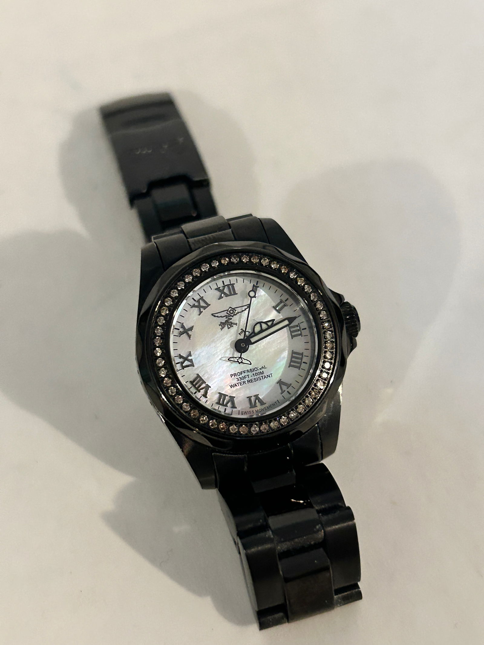 Vintage Invicta Diamond Swiss Watch Working: Vintage Invicta Diamond Swiss Watch Working Please view all photos as they are part of the description and condition of this Item, Feel free to contact me with questions or picture requests! Used Item