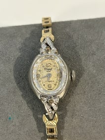Vintage gruen mech working Watch needs cleaning