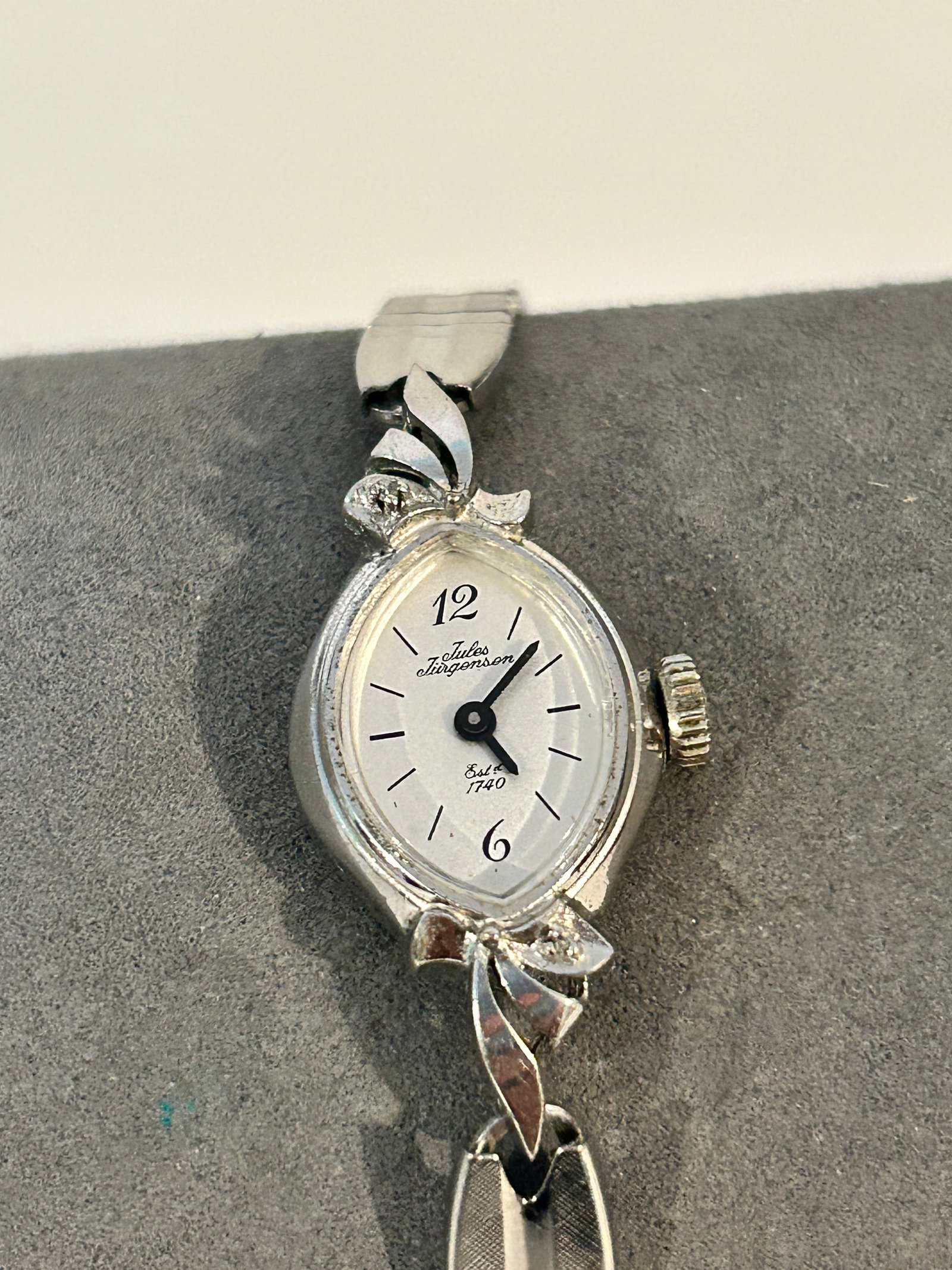 Vintage Jules Jirgonson mech working Watch: Vintage Jules Jirgonson mech working Watch Please view all photos as they are part of the description and condition of this Item, Feel free to contact me with questions or picture requests! Used Item 