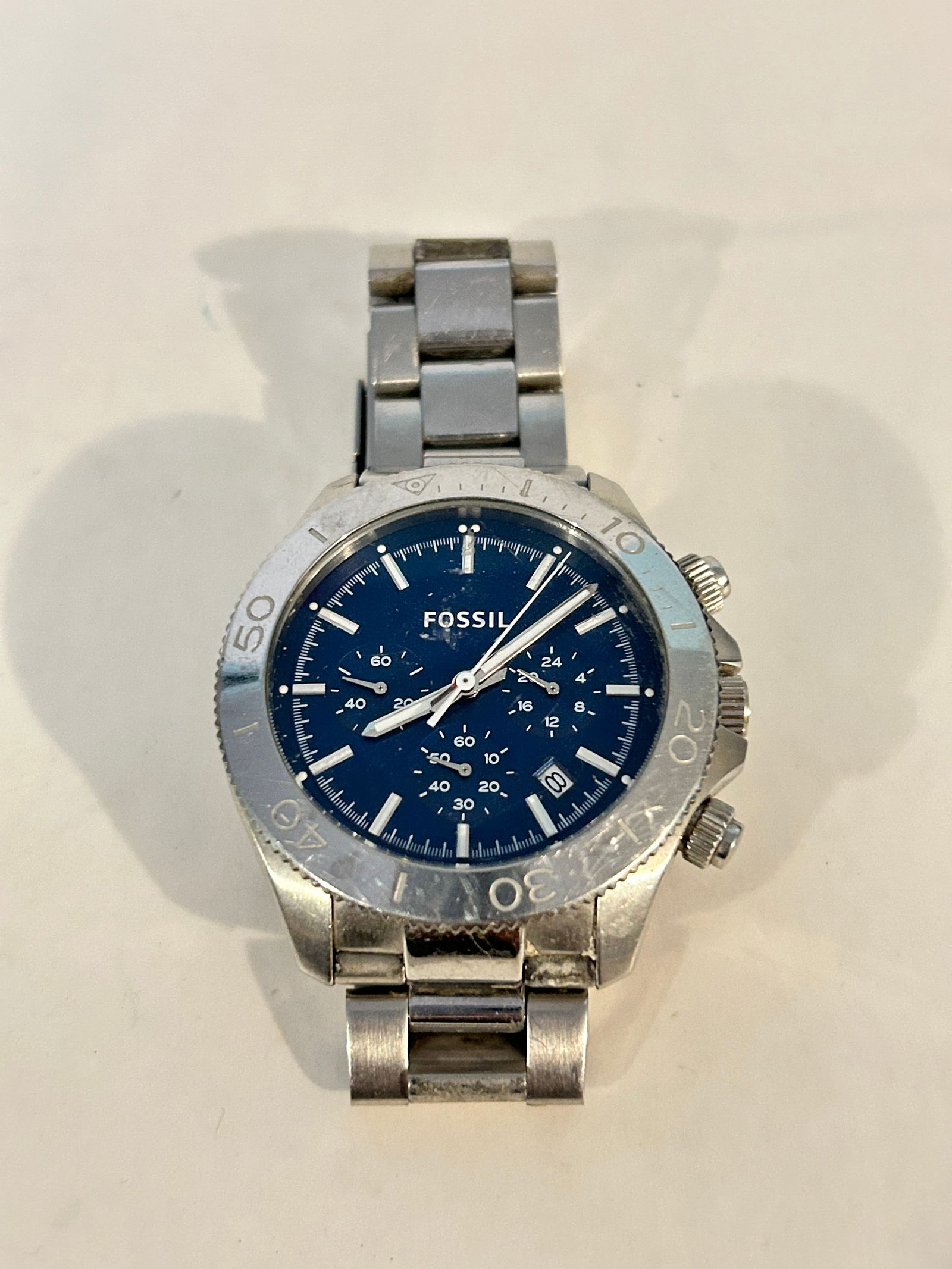 Vintage Fossil blue quartz working Watch 741301: Vintage Fossil blue quartz working Watch 741301 Please view all photos as they are part of the description and condition of this Item, Feel free to contact me with questions or picture requests! Used