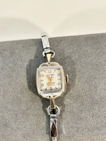 Vintage Hilton 2 red star 17 jewels working mech 10K gold filled Watch