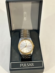 Vintage Pulsar quartz working Watch V533-811