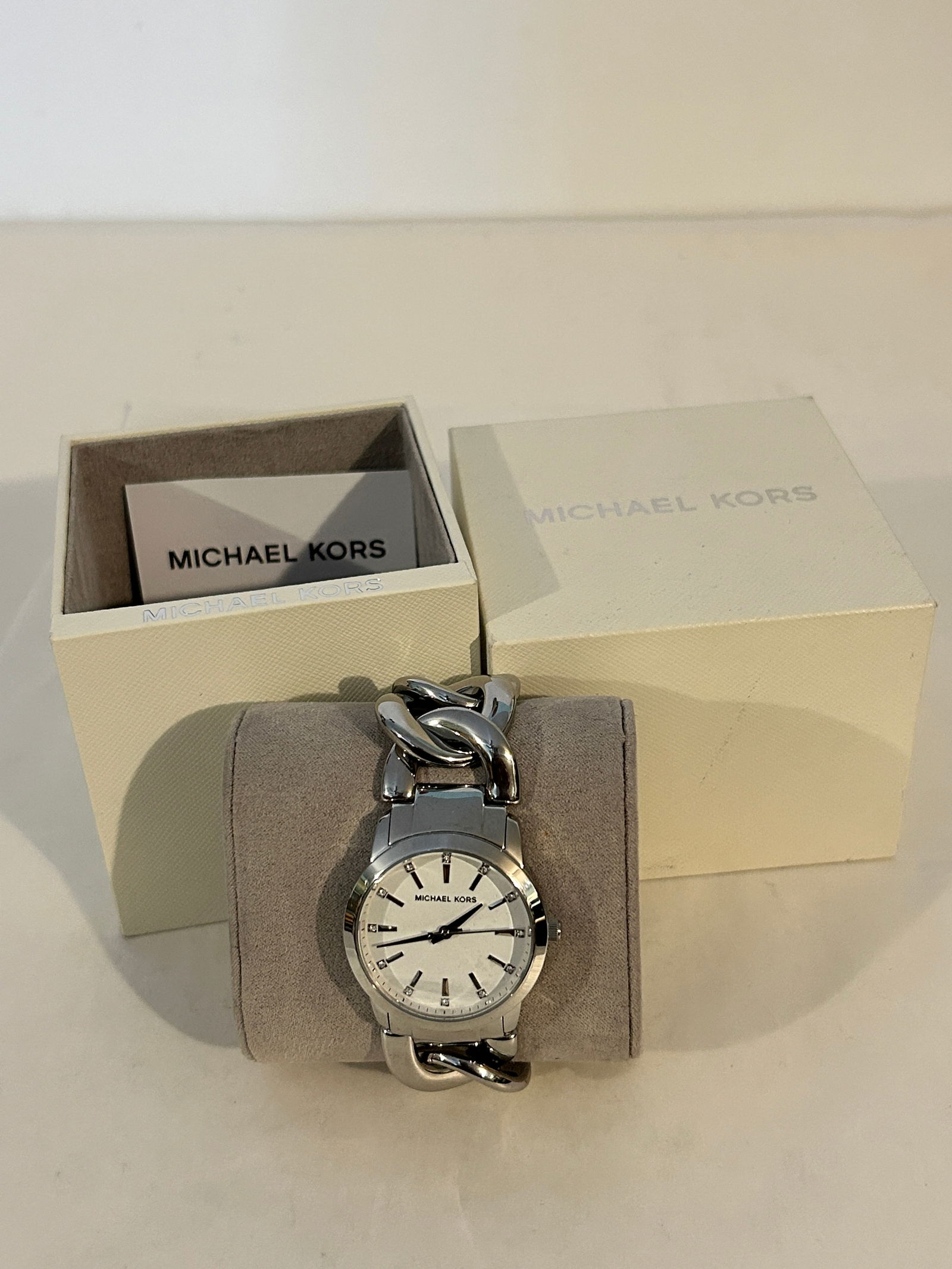 Vintage Michael Kors Diamond quartz working Watch (1 of 7)