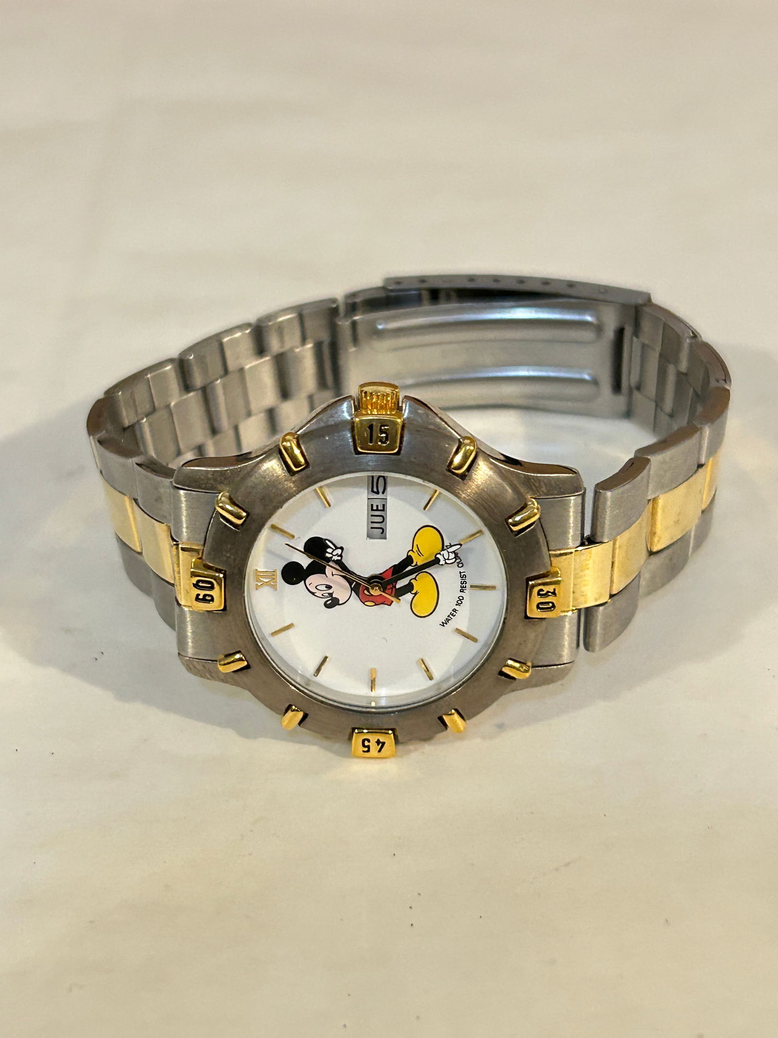 Vintage Mickey Mouse quartz working date Watch walt disney co. (1 of 4)