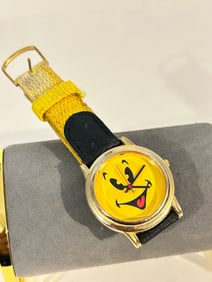 Vintage yellow Tweetie quartz working Watch