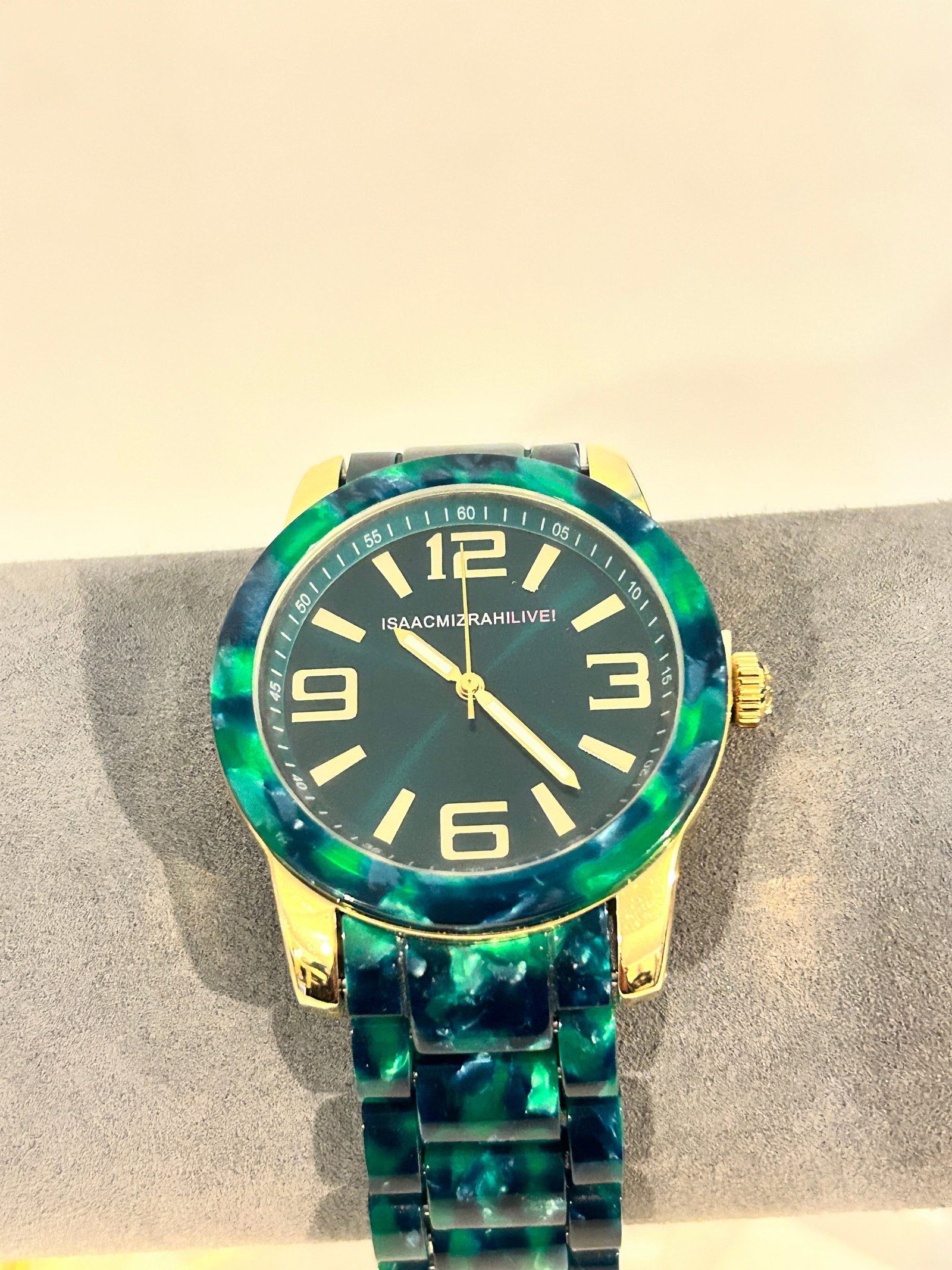 Isaac Mizrahi Live working green swirl Watch: Isaac Mizrahi Live working green swirl Watch Please view all photos as they are part of the description and condition of this Item, Feel free to contact me with questions or picture requests! Used Ite
