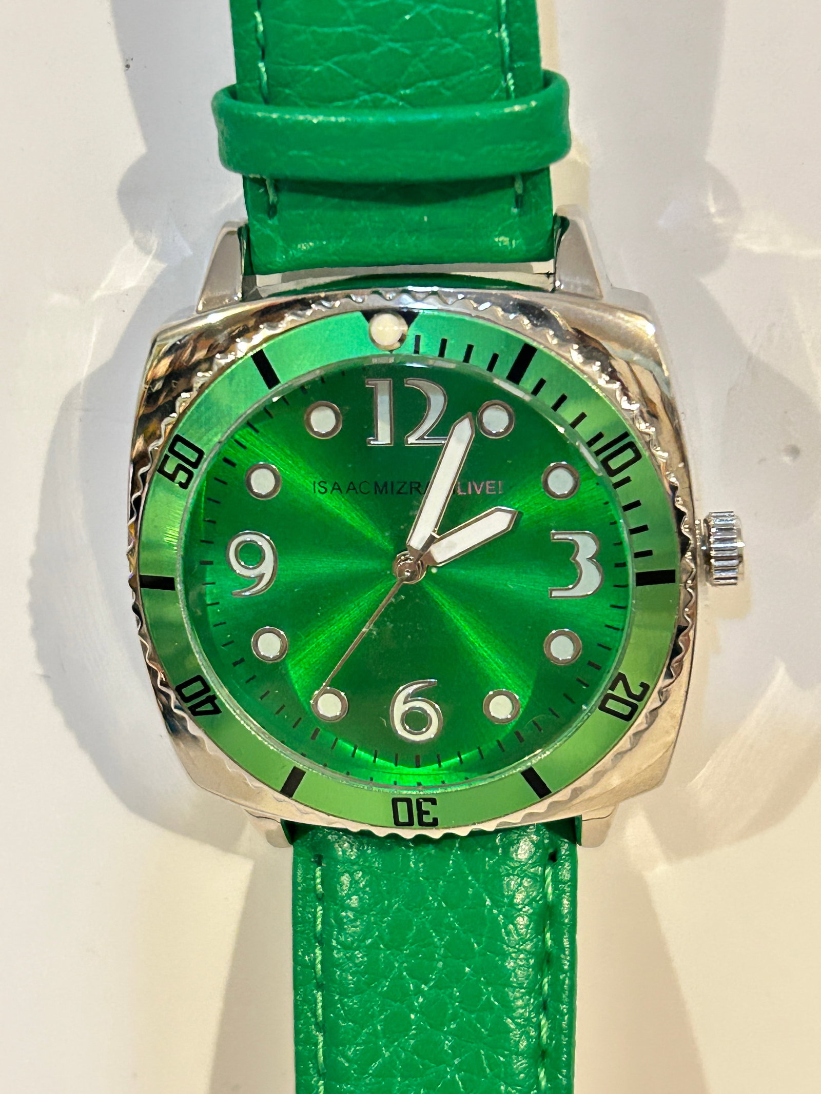 Isaac Mizrahi Live working Green Watch: Isaac Mizrahi Live working Green Watch Please view all photos as they are part of the description and condition of this Item, Feel free to contact me with questions or picture requests! Used Item AS I