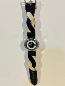Vintage Black & White Swank 17 jewels mech working Watch