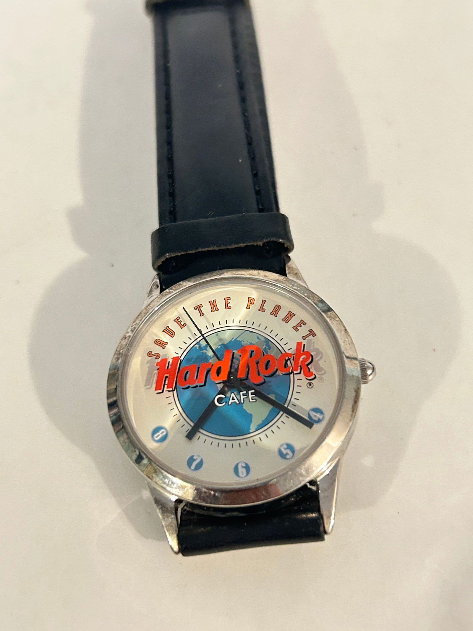 Vintage quartz Hard Rock Café working Watch save the planet (1 of 4)