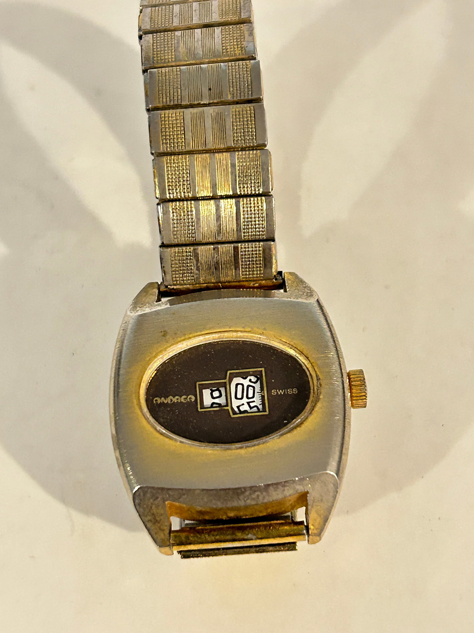 Vintage 1970s Jump Hour Watch Andrea Swiss Manual Wind Working: Vintage 1970s Jump Hour Watch Andrea Swiss Manual Wind Working Please view all photos as they are part of the description and condition of this Item, Feel free to contact me with questions or picture 