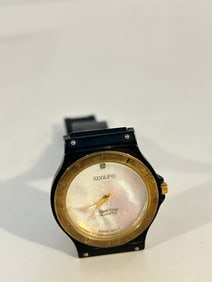 Vintage Adolfo mother of pearl quartz working Watch