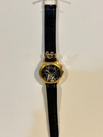 Vintage micky & minnie mouse musicle working Watch V621-0020