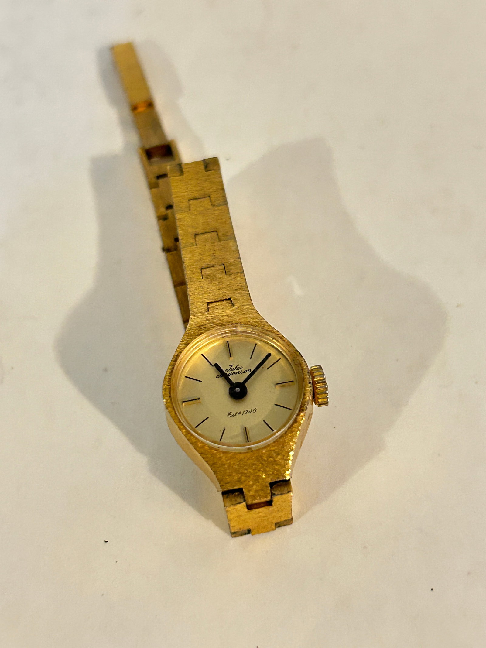 Vintage Jules Jirgonson mech gold tone working Watch: Vintage Jules Jirgonson mech gold tone working Watch Please view all photos as they are part of the description and condition of this Item, Feel free to contact me with questions or picture requests! 