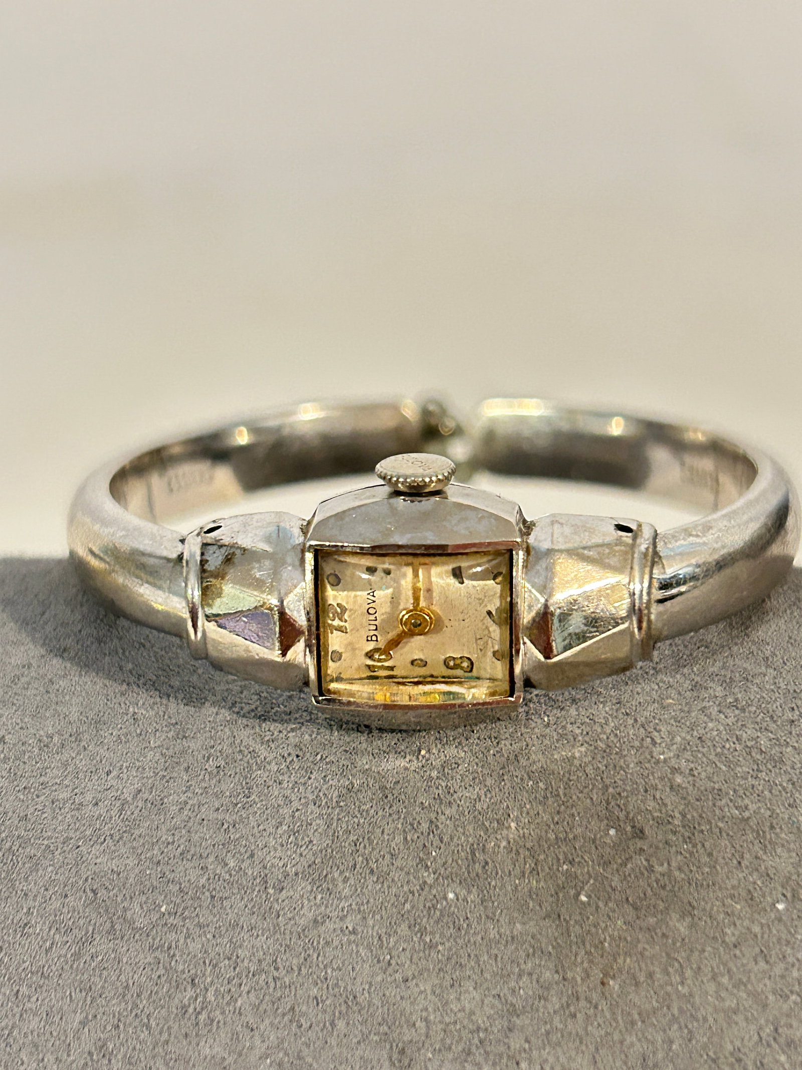 Vintage Boluva mech working bracelet gold filled Watch: Vintage Boluva mech working bracelet gold filled Watch Please view all photos as they are part of the description and condition of this Item, Feel free to contact me with questions or picture requests