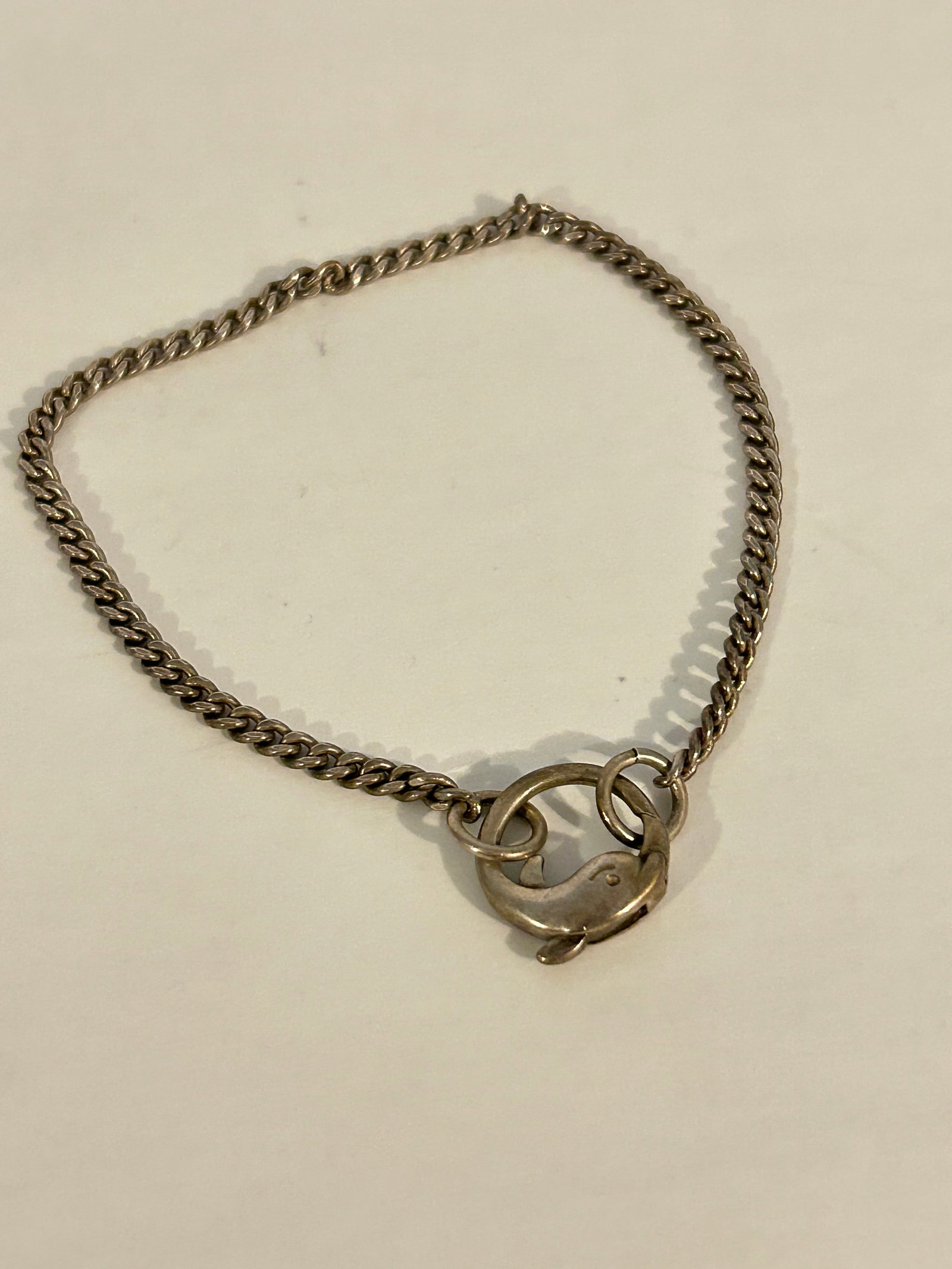 Vintage Sterling Silver Dolphin Bracelet 9": Vintage Sterling Silver Dolphin Bracelet 9" Please view all photos as they are part of the description and condition of this Item, Feel free to contact me with questions or picture requests! Used Item