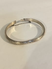 Vintage Sterling Silver Etched hinged Bracelet 7"