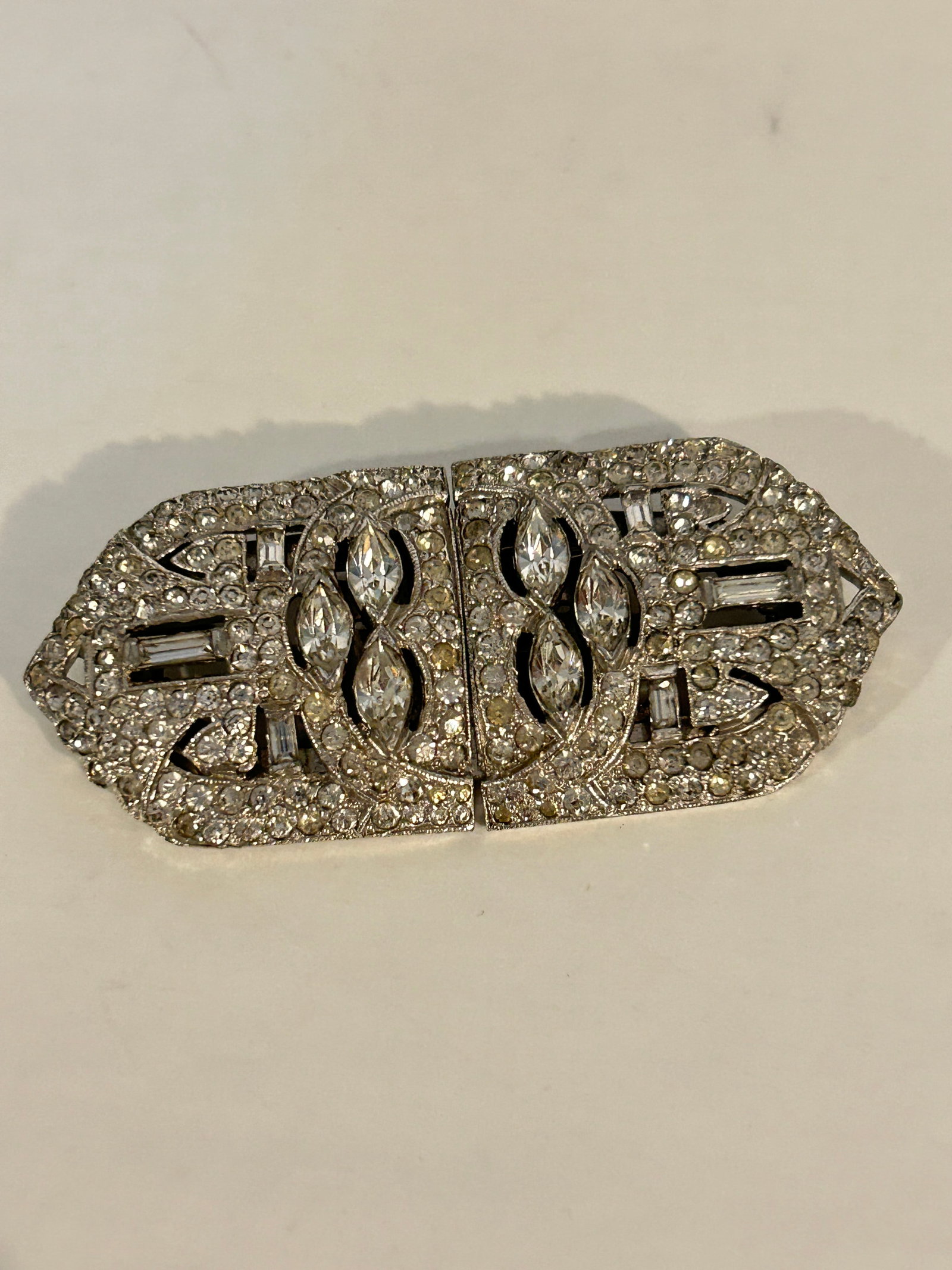 Vintage Sterling Silver rhinestone Brooch Shoe Clip: Vintage Sterling Silver rhinestone Brooch Shoe Clip Please view all photos as they are part of the description and condition of this Item, Feel free to contact me with questions or picture requests! U