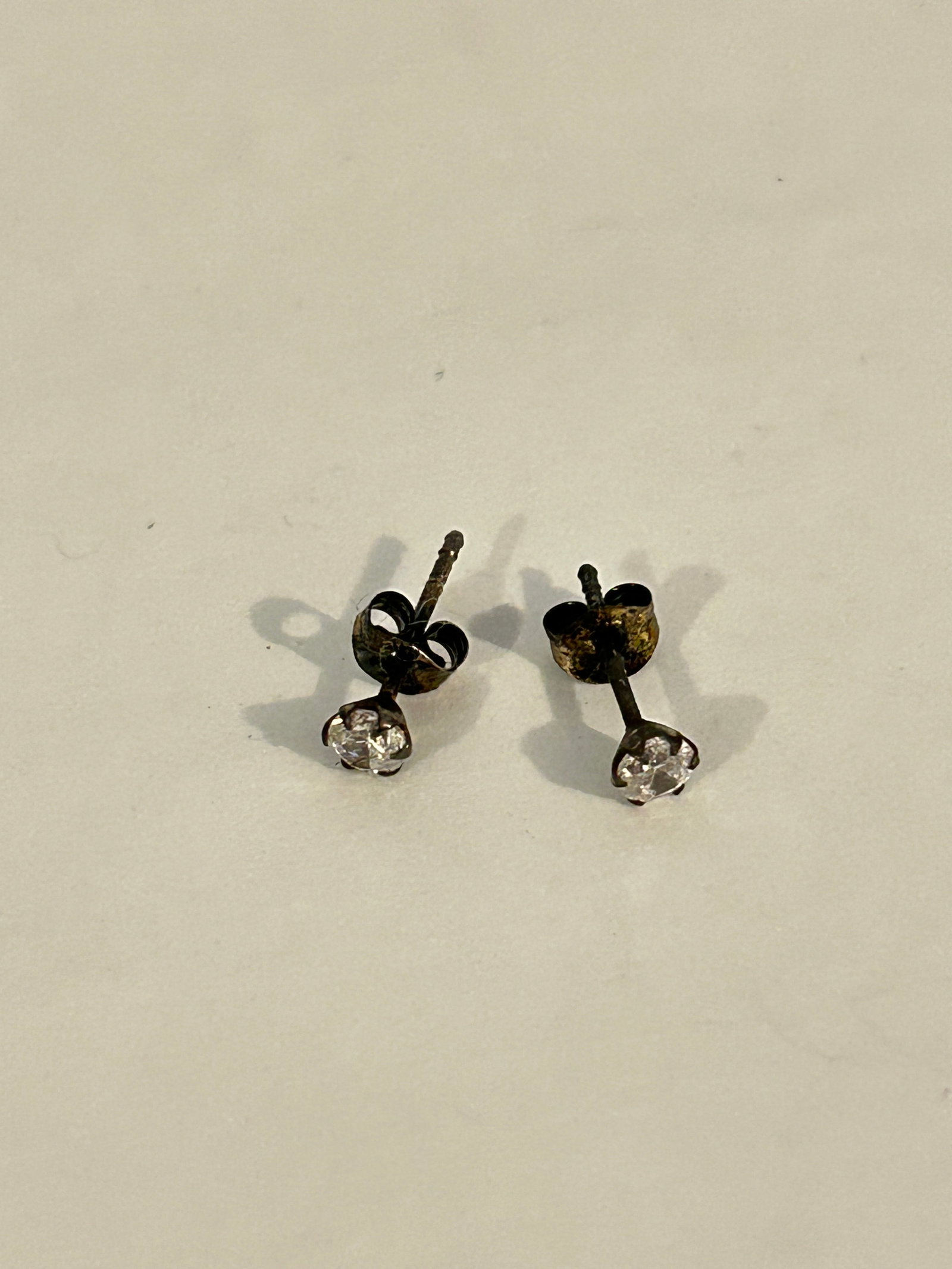 Vintage Sterling Silver Post Earrings: Vintage Sterling Silver Post Earrings Please view all photos as they are part of the description and condition of this Item, Feel free to contact me with questions or picture requests! Used Item AS IS