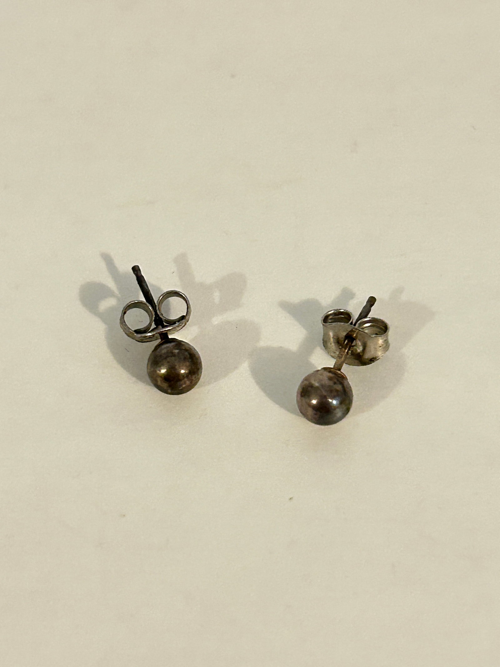 Vintage Sterling Silver post Earrings: Vintage Sterling Silver post Earrings Please view all photos as they are part of the description and condition of this Item, Feel free to contact me with questions or picture requests! Used Item AS IS