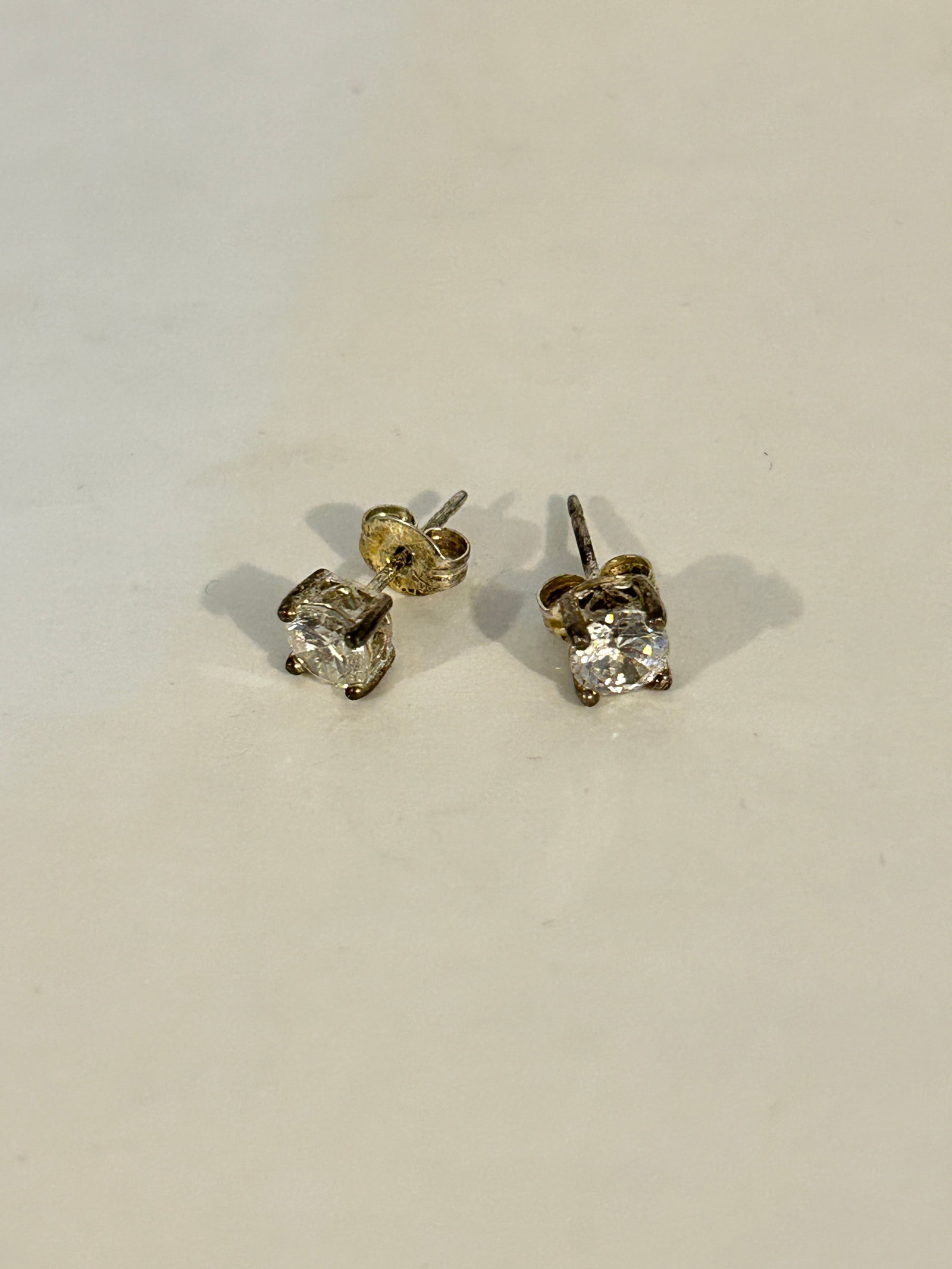 Vintage Sterling Silver post Earrings: Vintage Sterling Silver post Earrings Please view all photos as they are part of the description and condition of this Item, Feel free to contact me with questions or picture requests! Used Item AS IS