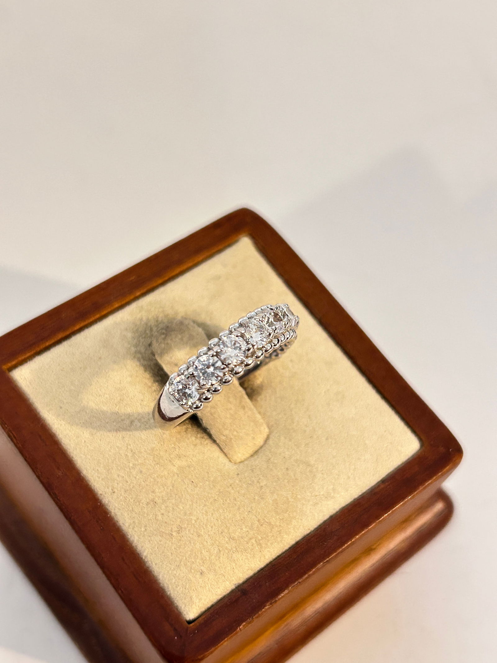 Vintage Sterling Silver CZ Ring sz 7 (1 of 5)