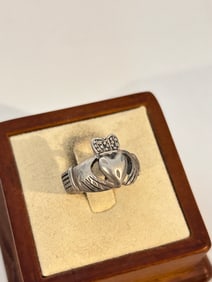 Vintage Sterling Silver Irish Claddagh Ring sz 6
