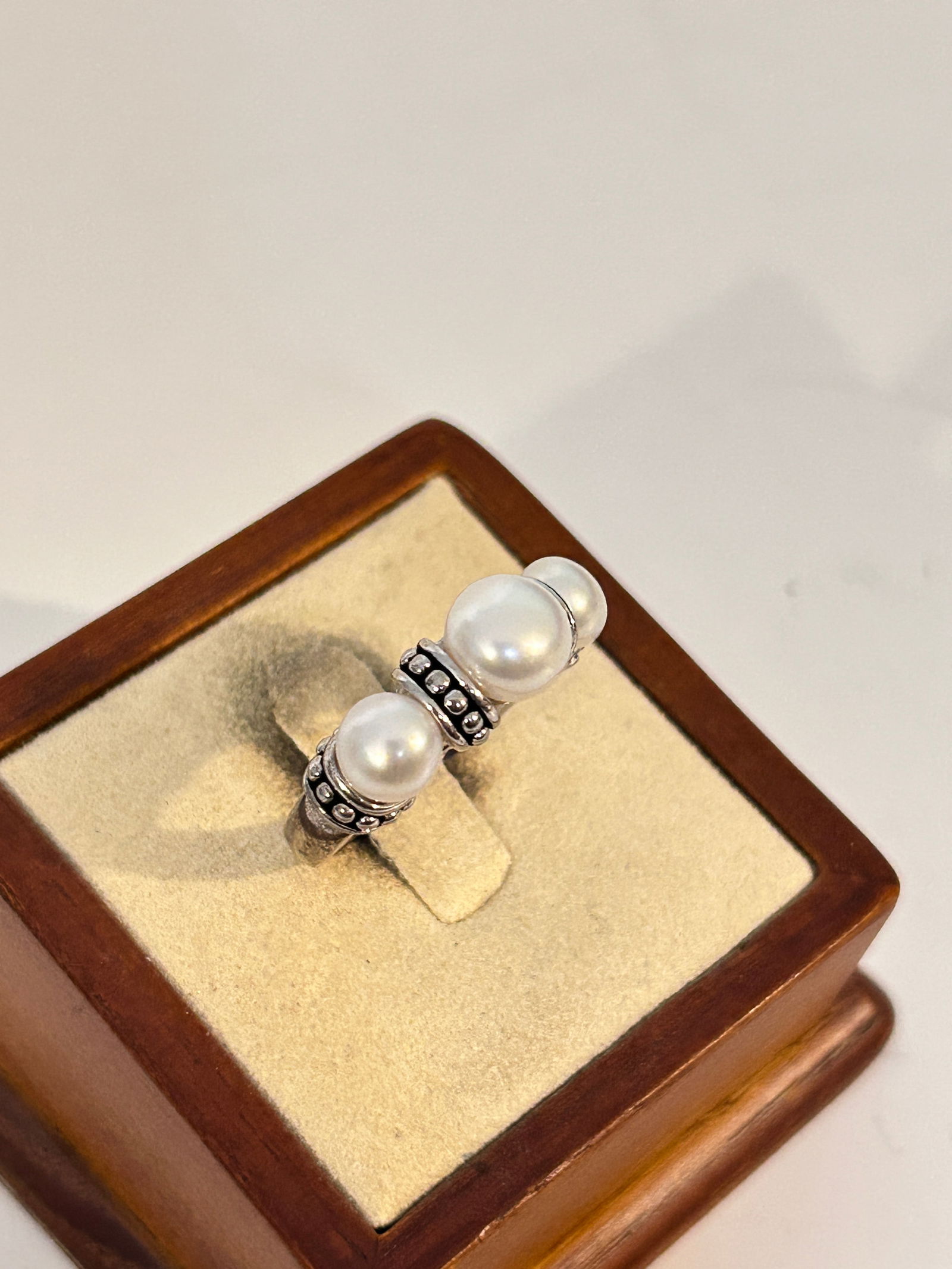 Vintage Sterling Silver Pearl heavy Ring sz 7 (1 of 5)