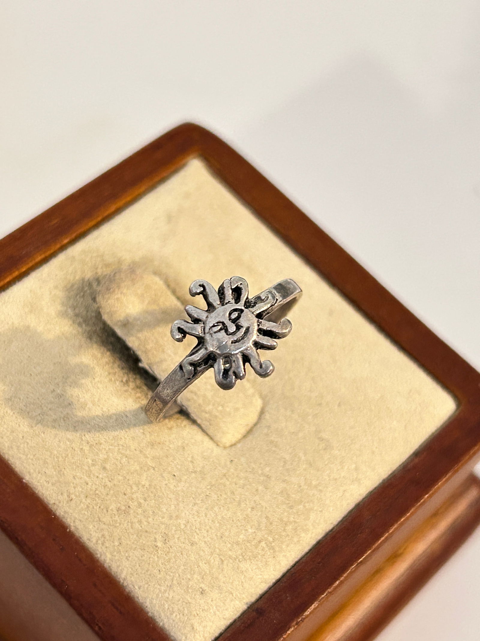 Vintage Sterling Silver sun Ring sz 6.5 (1 of 5)
