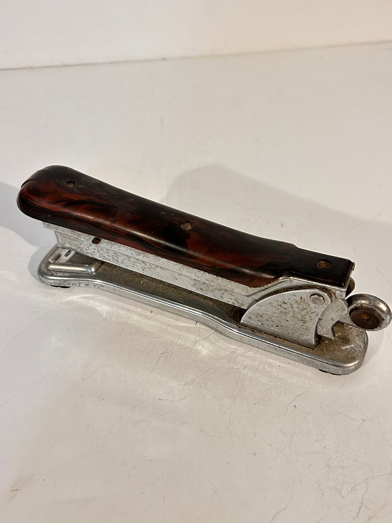 Vintage old Ace Bakelite stapler: Vintage old Ace Bakelite stapler Please view all photos as they are part of the description and condition of this Item, Feel free to contact me with questions or picture requests! Used Item AS IS