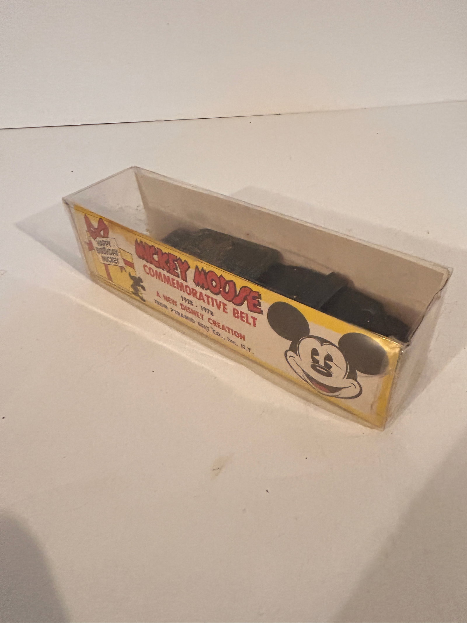 Vintage mickey mouse commemorative belt: Vintage mickey mouse commemorative belt Please view all photos as they are part of the description and condition of this Item, Feel free to contact me with questions or picture requests! Used Item AS 