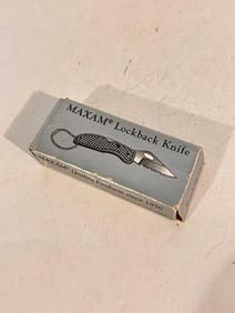 Vintage Maxam lockback knife new