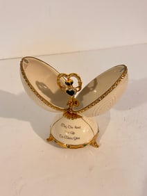 Ardleigh Elliott Egg Music Box Emerald Jewel 2005 When Irish Eyes Are Smiling