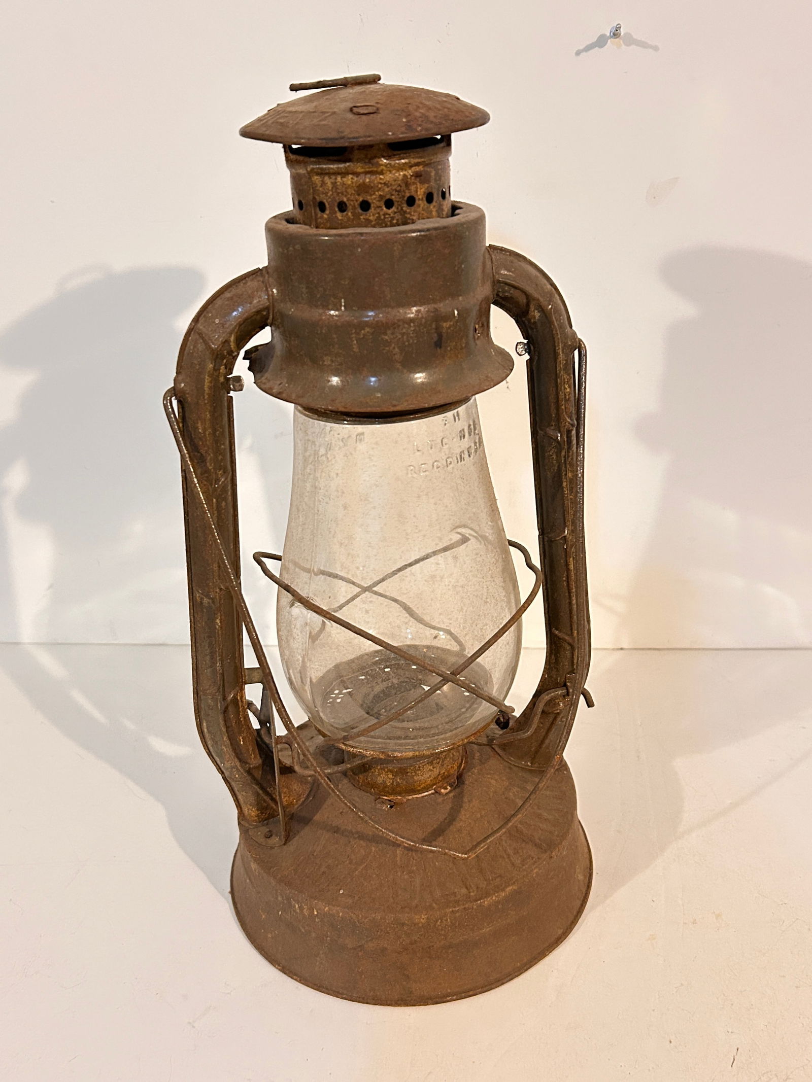 Vintage Dietz Lantern No. 2 Blizzard Railroad Lantern missing cap (1 of 6)