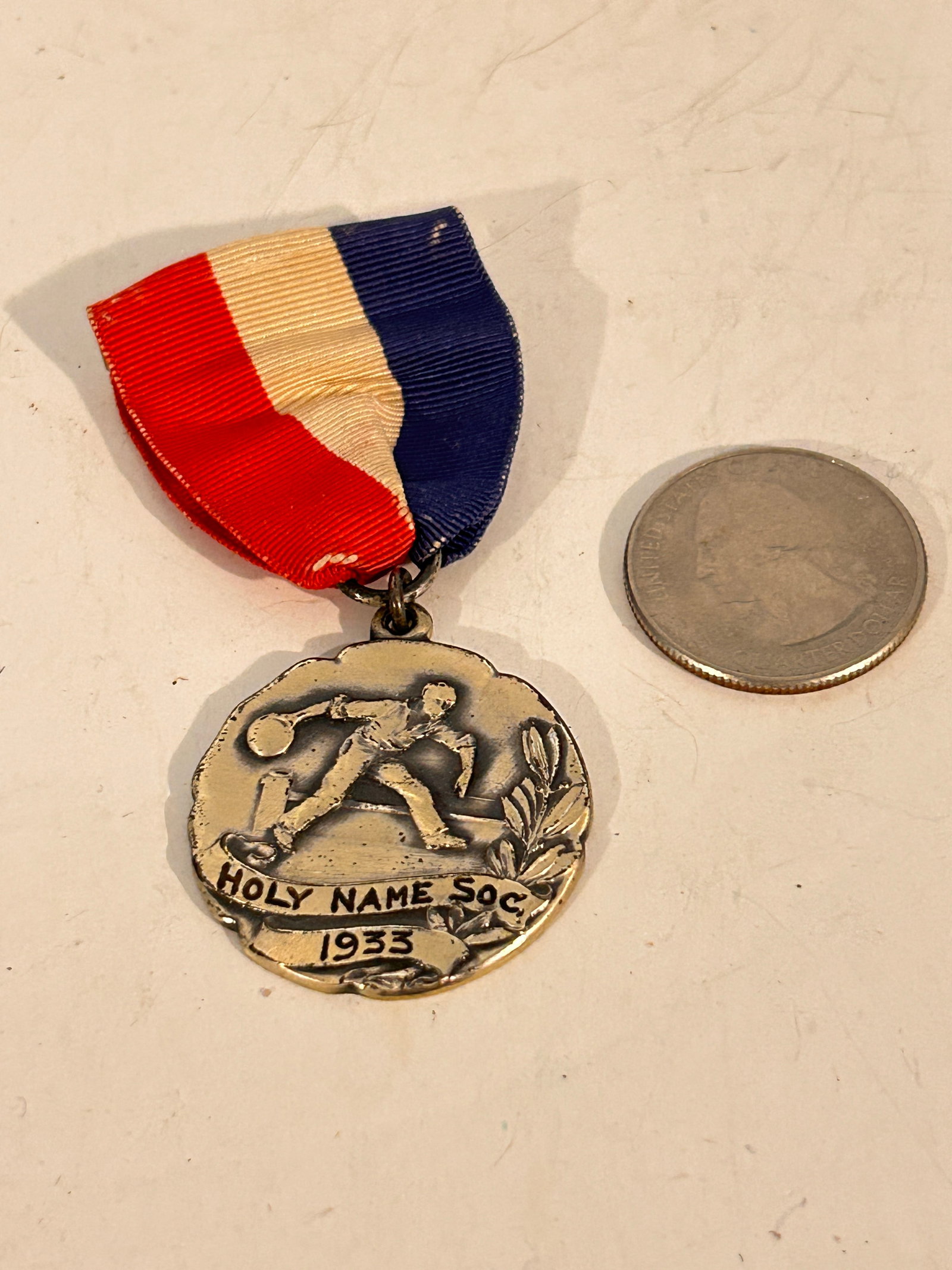 Vintage Sterling Silver Bowling 1933 pin award: Vintage Sterling Silver Bowling 1933 pin award Please view all photos as they are part of the description and condition of this Item, Feel free to contact me with questions or picture requests! Used I