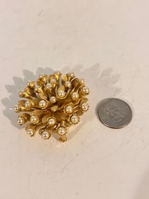 Vintage gold tone floral pearl Brooch