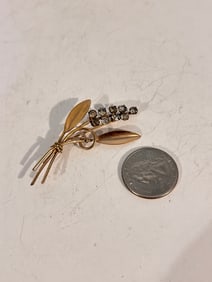 Vintage gold filled rhinestone Brooch