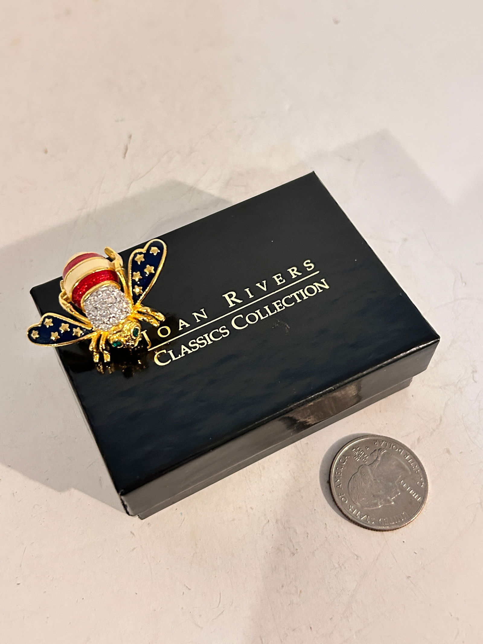 Vintage Joan Rivers RWB American Flag Bee Brooch (1 of 6)