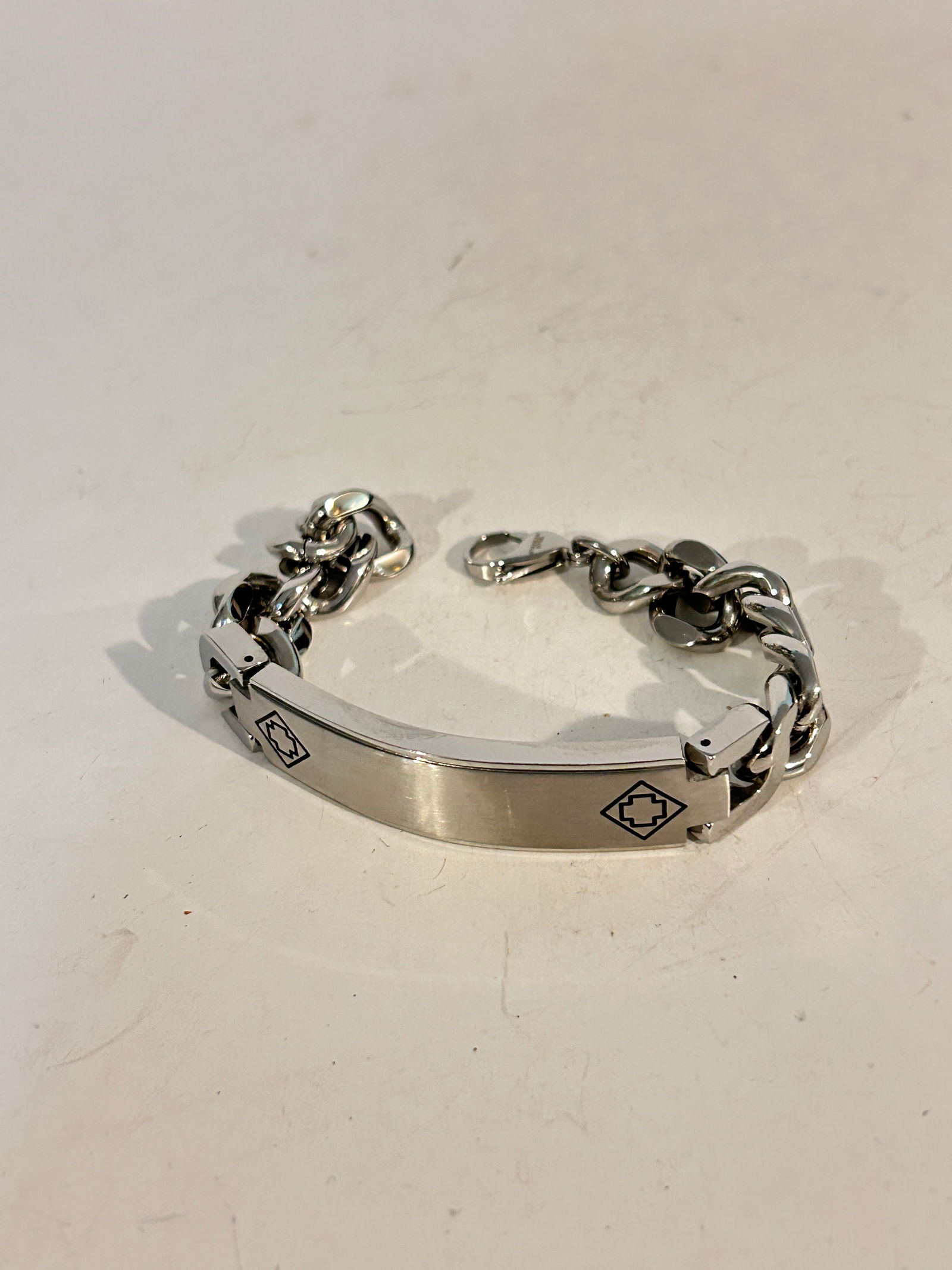 Vintage Stainless Steel Invicta Bracelet sz 8": Vintage Stainless Steel Invicta Bracelet sz 8" Please view all photos as they are part of the description and condition of this Item, Feel free to contact me with questions or picture requests! Used I